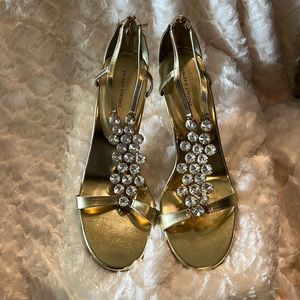 Gold & Rhinestones Heels 👠